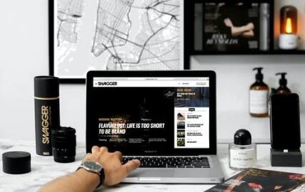 網(wǎng)站設(shè)計(jì)中使用視差滾動(dòng)正確的方式