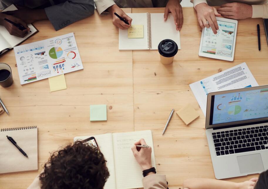 網(wǎng)站建設(shè)與設(shè)計(jì)師合作時(shí)要記住的7件事